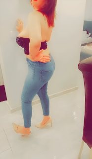 جلستك عندى VIP يعنى كل اللى نفسك فيه موجود عندى