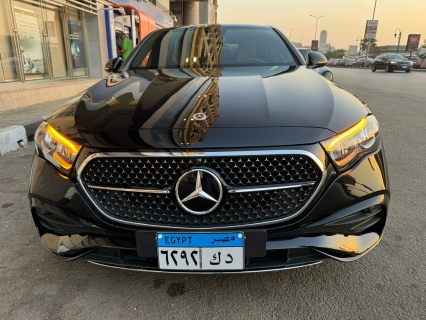 سيارة مرسيدس E 200 2024 للإيجار مع سائق 