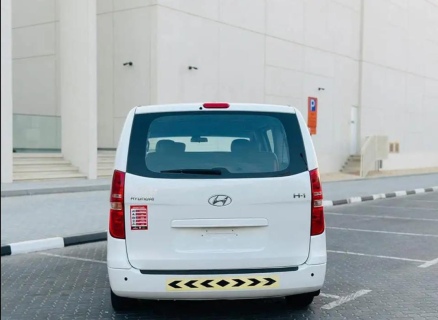  تأجير ميكروباص هيونداي H1 لخدمات النقل من وإلى المطار. 3