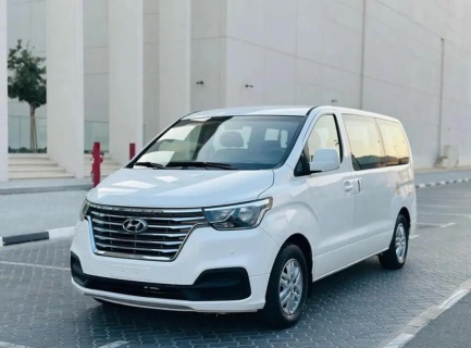 إيجار ليموزين مطار: هيونداي H1، الراحة والمرونة في خدمة تنقلاتك 