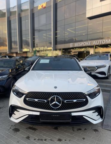إيجار مرسيدس E200 من مطار القاهرة إلى وسط البلد: رفاهية في كل رحل 2