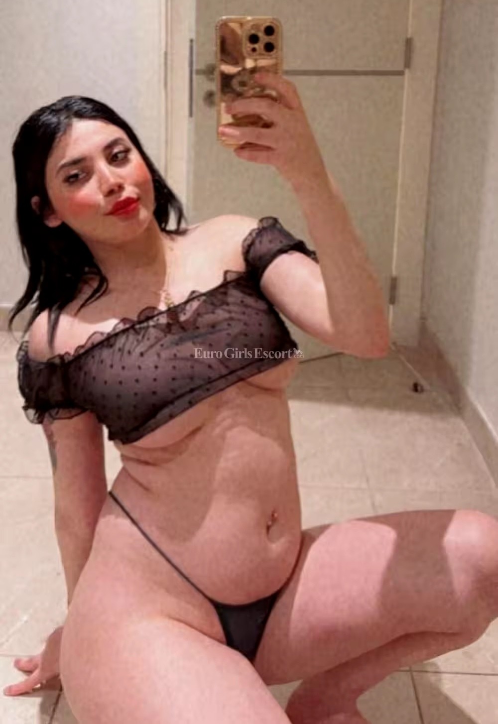 تعال نحطه سوا وتمتعه وتقطعه واسمع صوت الاهات