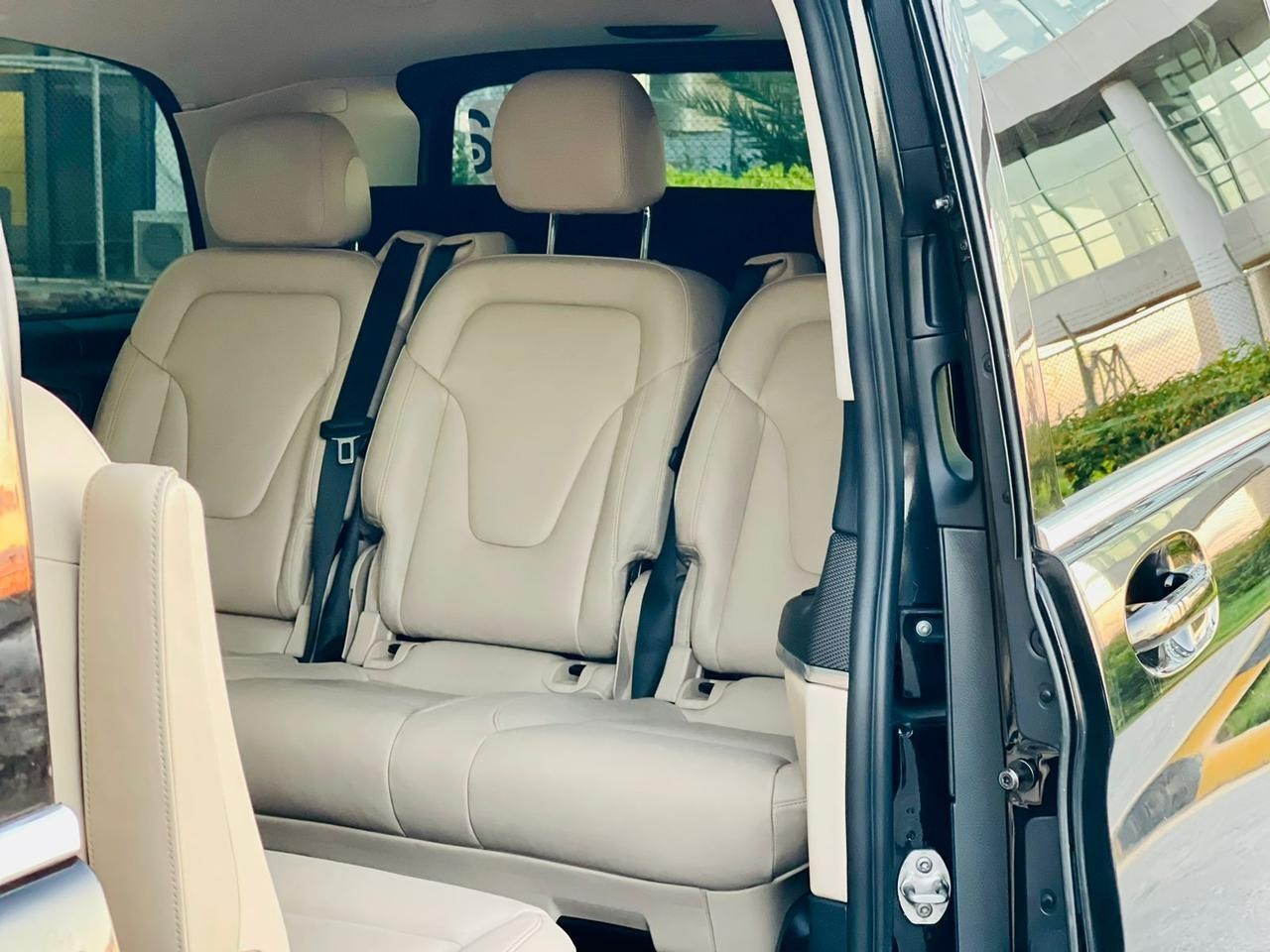 ايجار مرسيدس فيانو ليموزين المطار القاهره 0112587033