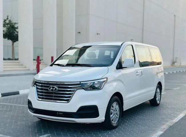تأجير فان هيونداي H1 بالسائق لجميع المشاوير 2