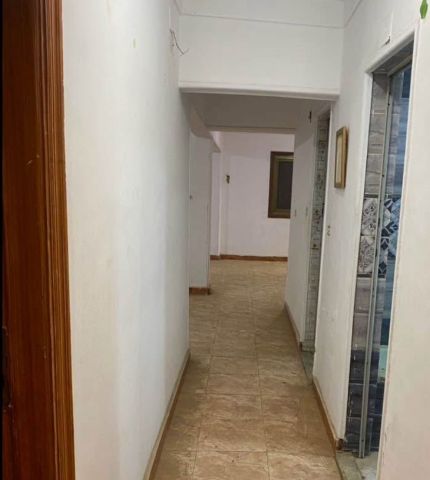 شقة للبيع بالدقي و للاستعلام 01282218998  بالقرب من محي الدين  2