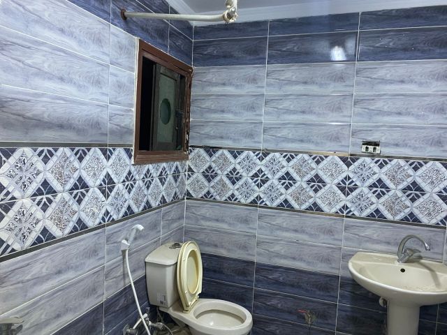 شقة للبيع بالدقي و للاستعلام 01282218998  بالقرب من محي الدين  4