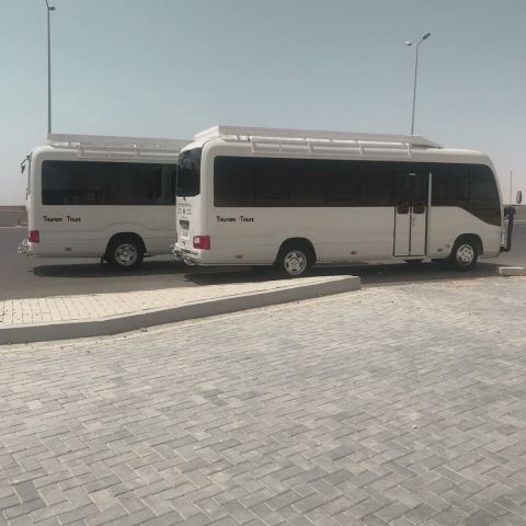 ايجار ميني باص تويوتا كوستر للسفر والرحالات 2