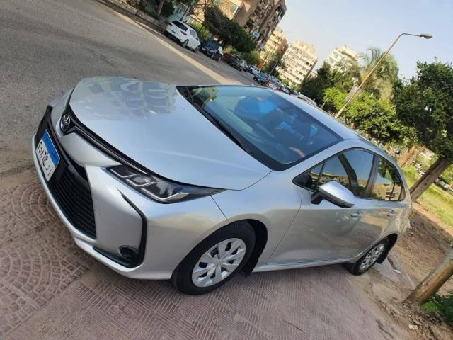 إيجار تويوتا كورولا من تورزم تورز